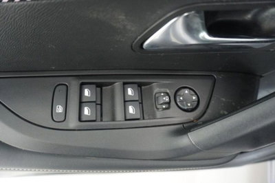 Peugeot 2008 1.2 hybrid Allure 145cv e-dcs6 (20)