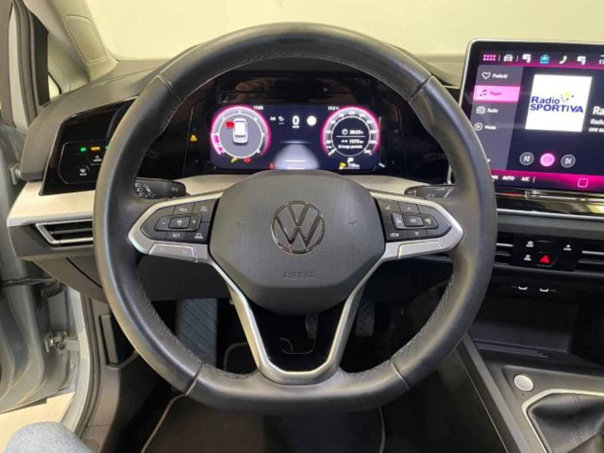 Volkswagen Golf 2.0 tdi Life 115cv (16)