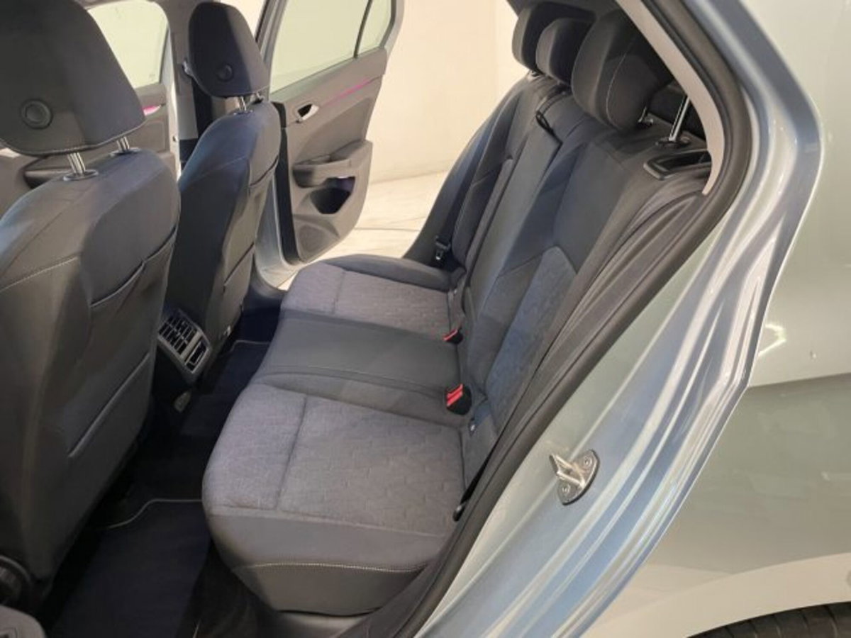 Volkswagen Golf 2.0 tdi Life 115cv (7)