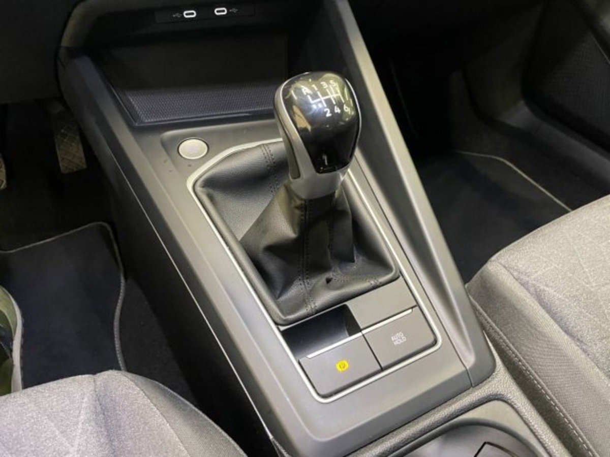 Volkswagen Golf 2.0 tdi Life 115cv (8)