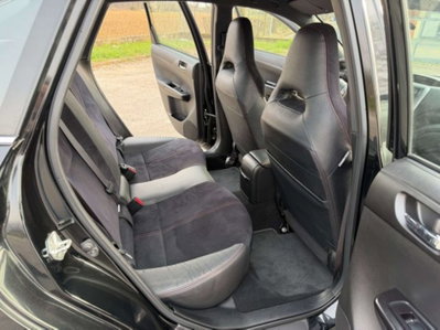 Subaru Impreza 2.5 WRX STi (8)