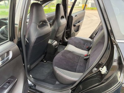Subaru Impreza 2.5 WRX STi (9)