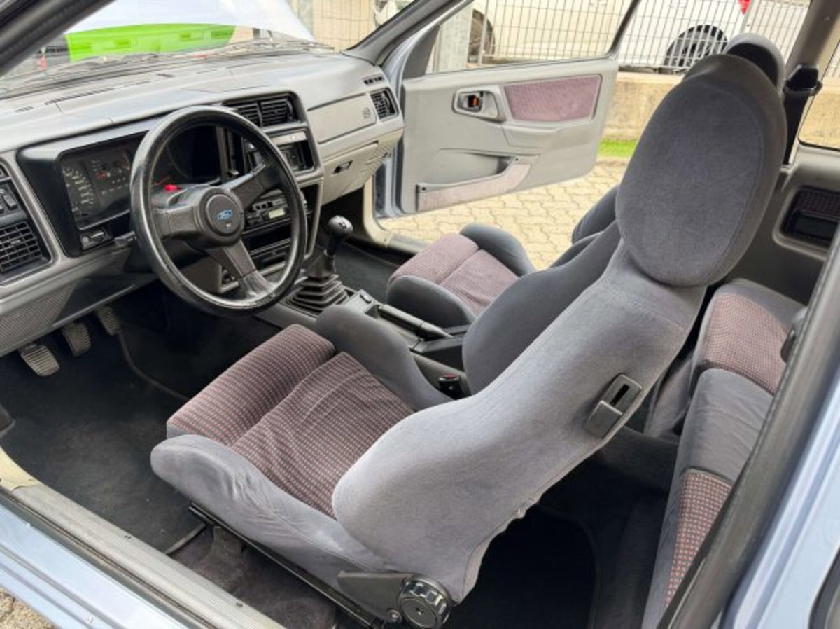 Ford Sierra RS Cosworth 3 porte (11)