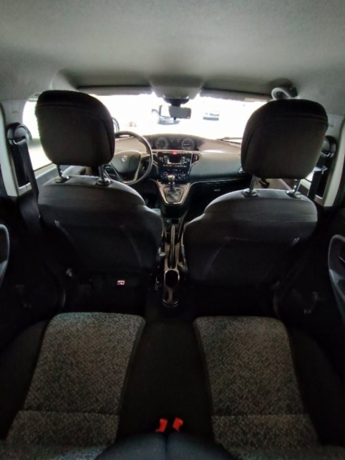 Lancia Ypsilon 1.0 FireFly 5 porte S&S Hybrid Gold Plus (11)