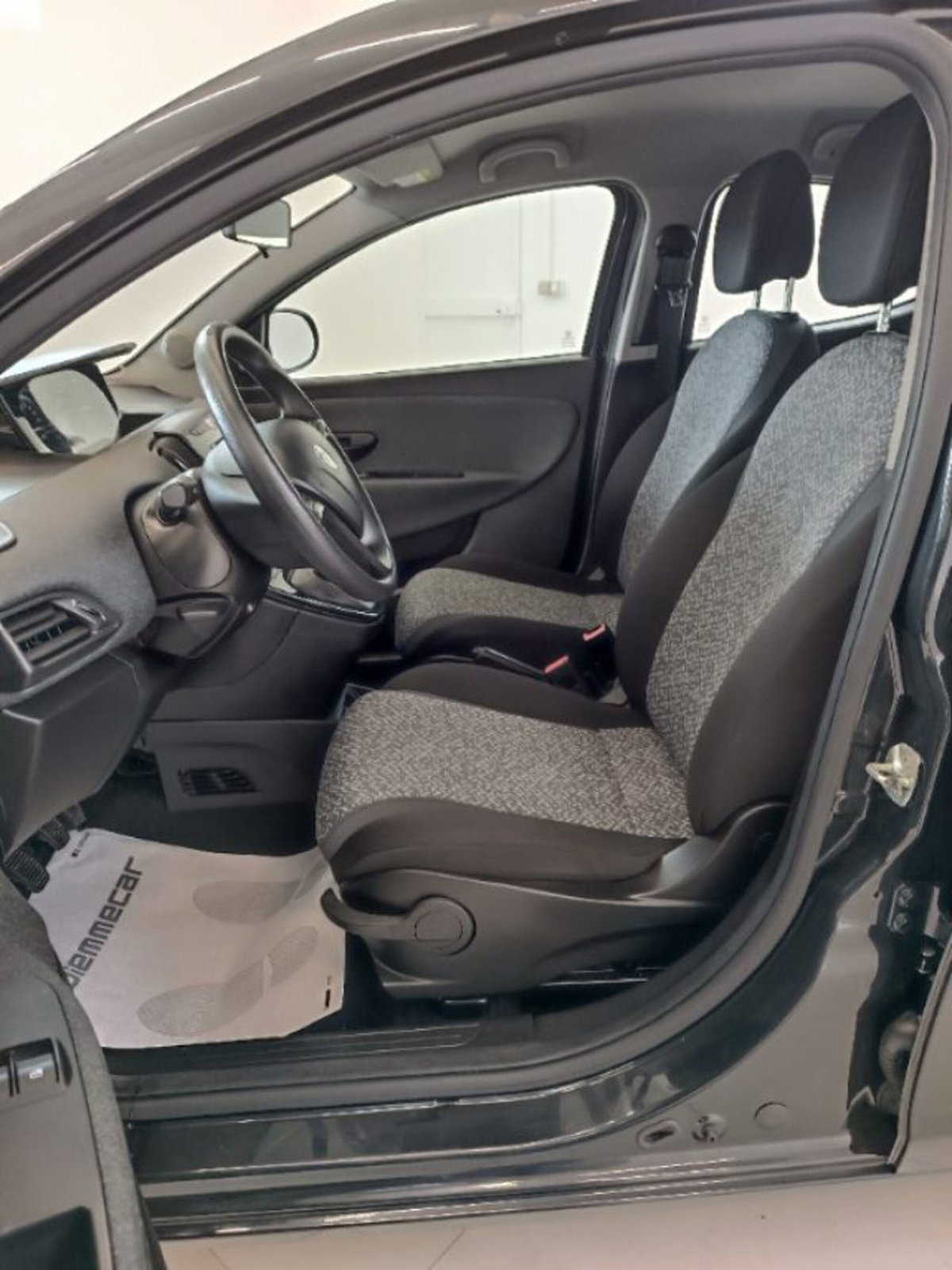 Lancia Ypsilon 1.0 FireFly 5 porte S&S Hybrid Gold Plus (12)