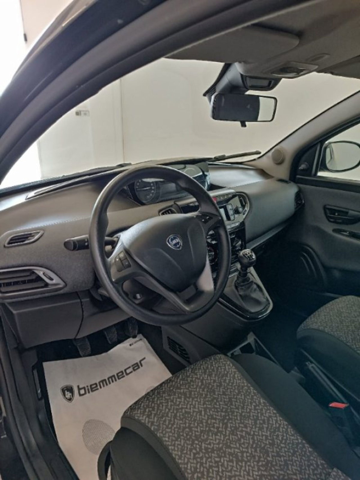 Lancia Ypsilon 1.0 FireFly 5 porte S&S Hybrid Gold Plus (14)