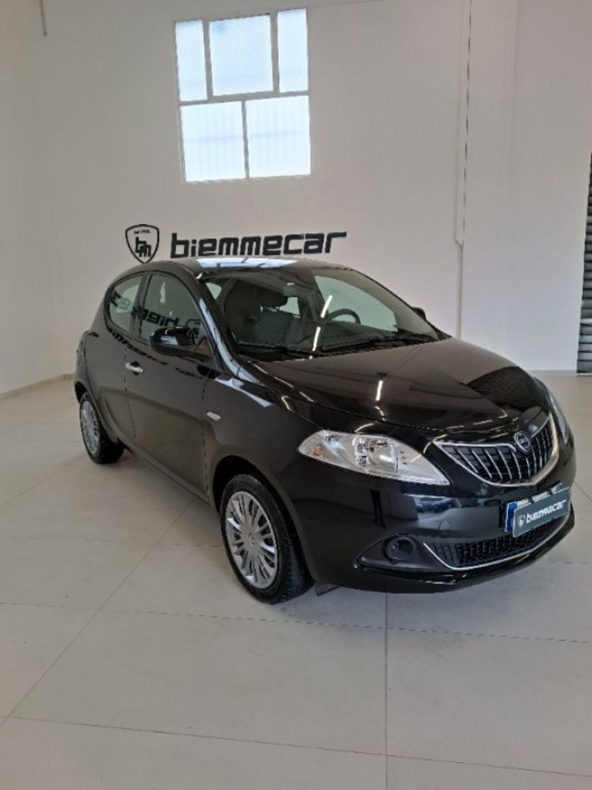 Lancia Ypsilon 1.0 FireFly 5 porte S&S Hybrid Gold Plus (2)