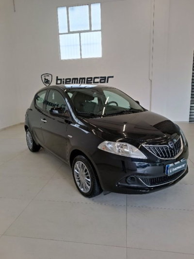 Lancia Ypsilon 1.0 FireFly 5 porte S&S Hybrid Gold Plus (2)