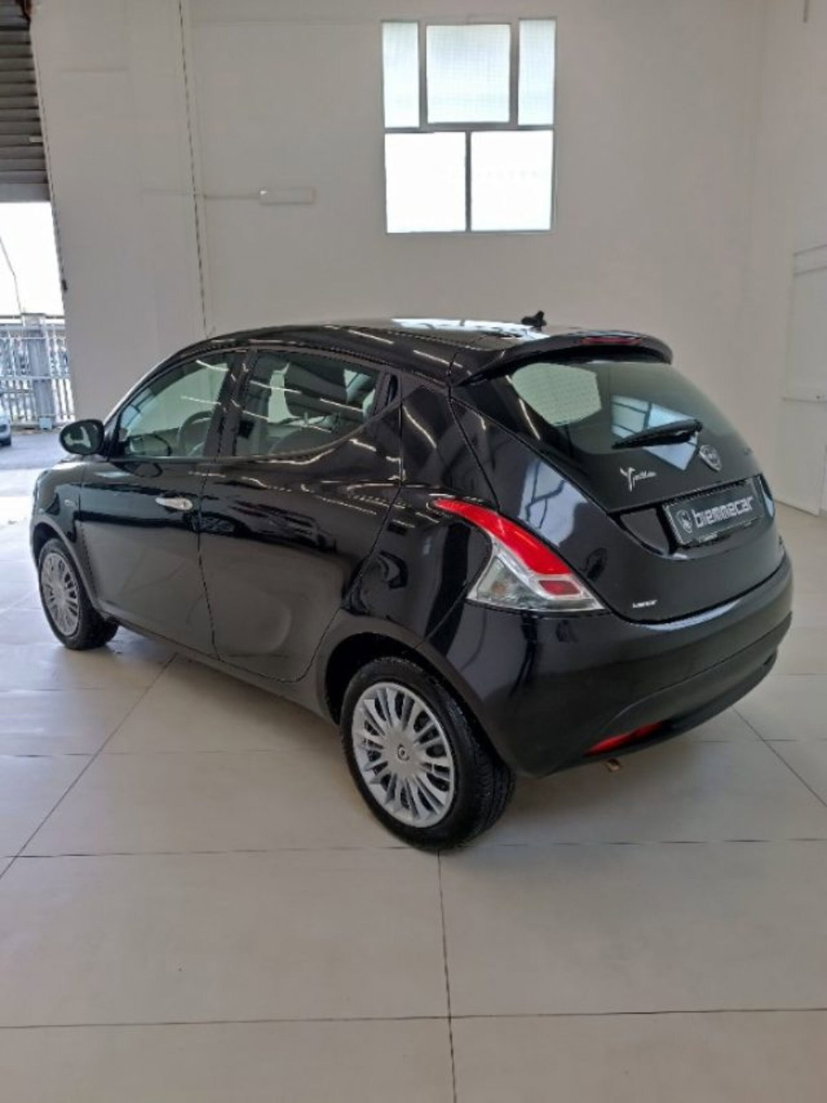 Lancia Ypsilon 1.0 FireFly 5 porte S&S Hybrid Gold Plus (4)