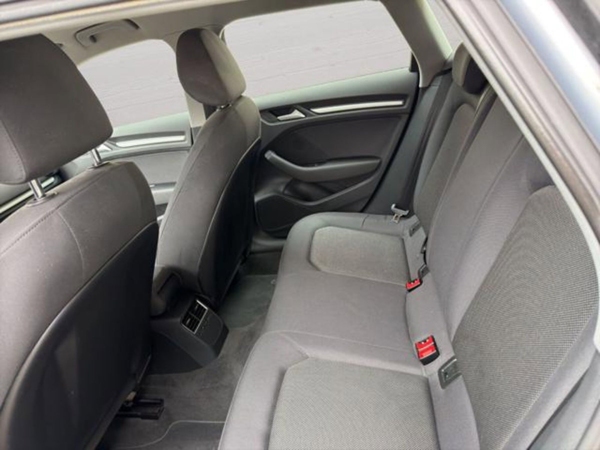 Audi A3 1.6 TDI Business (10)