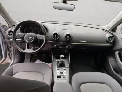 Audi A3 1.6 TDI Business (11)
