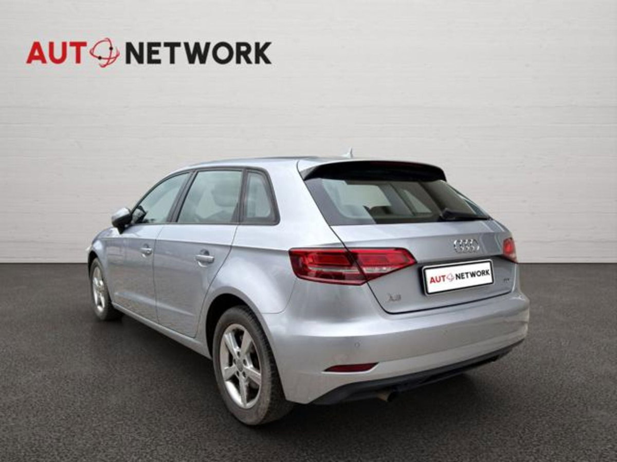 Audi A3 1.6 TDI Business (2)