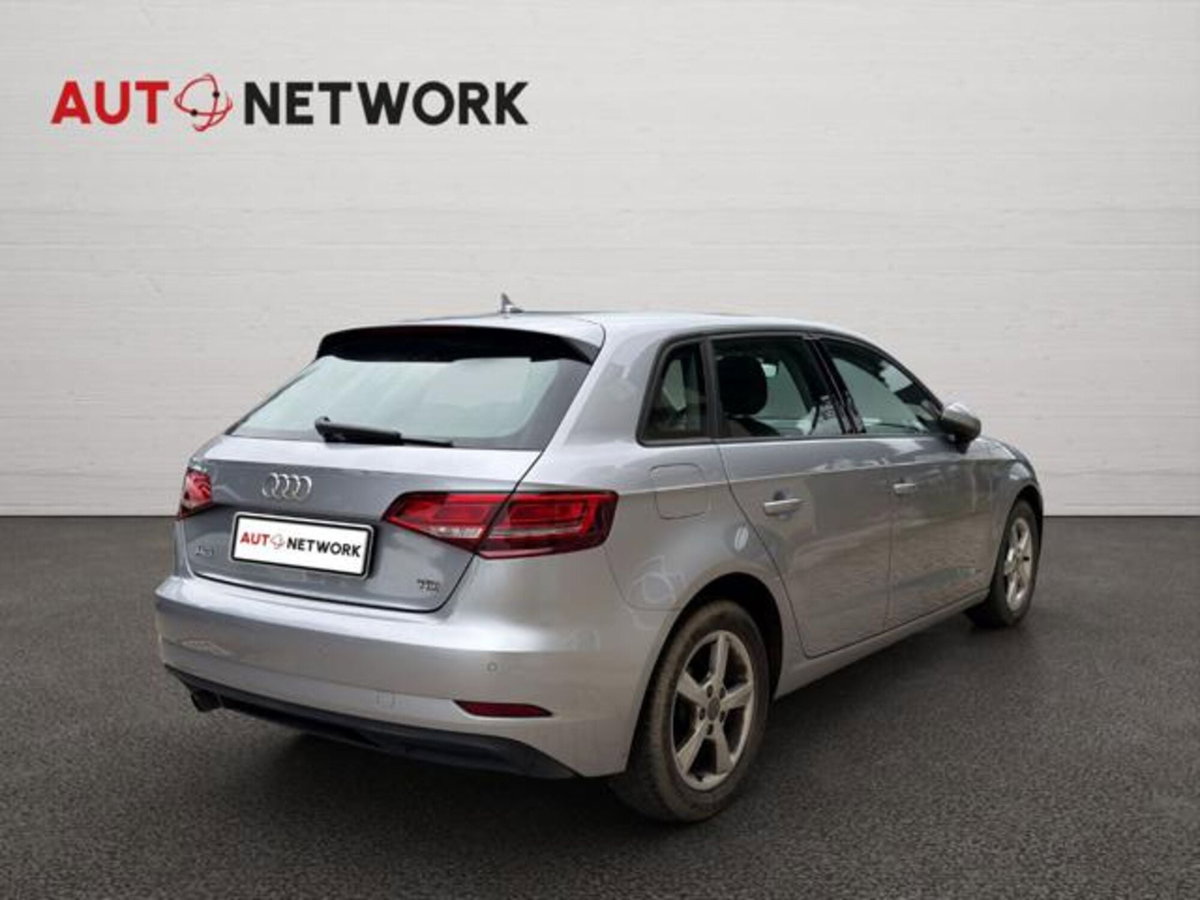 Audi A3 1.6 TDI Business (4)