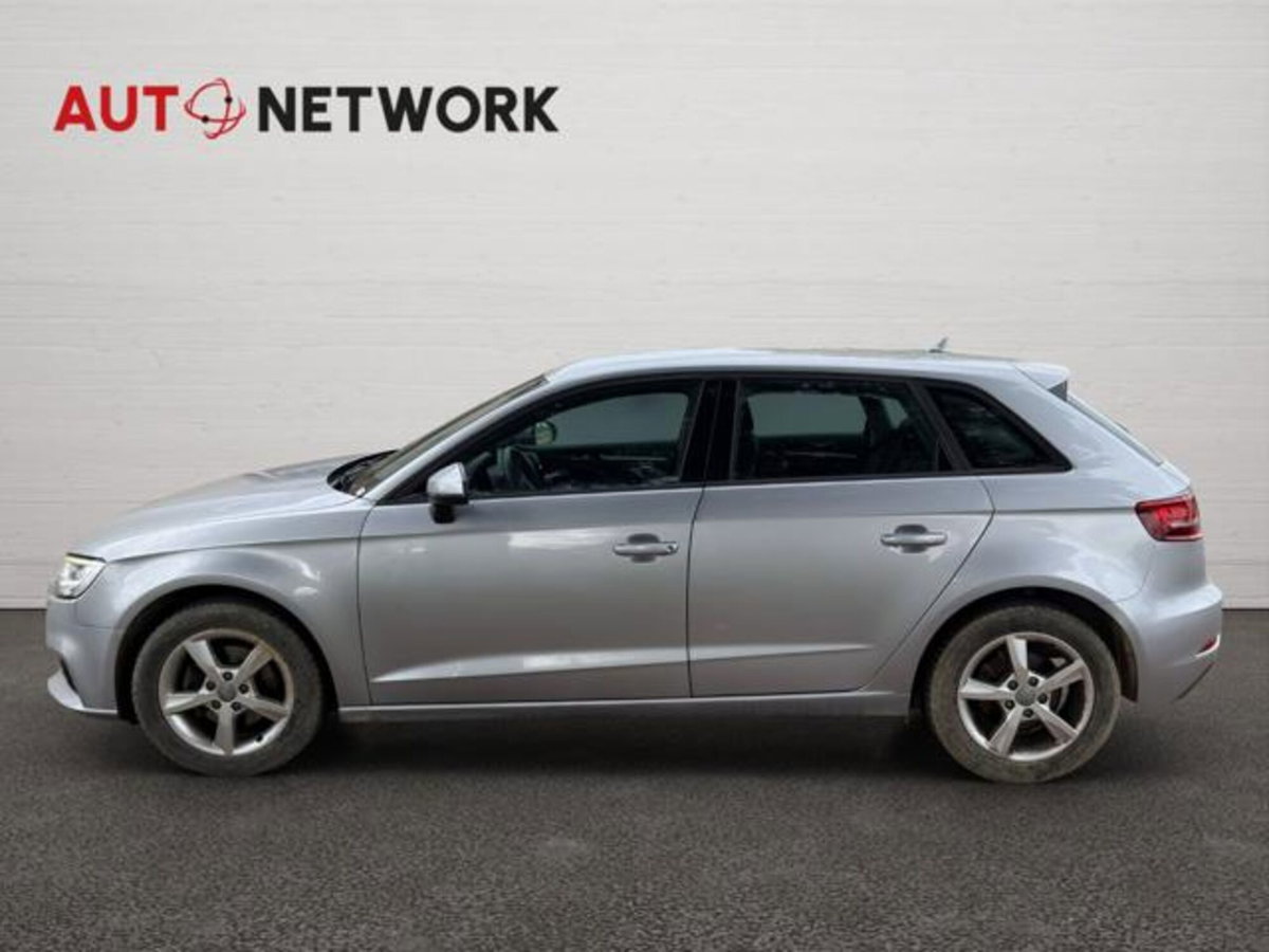 Audi A3 1.6 TDI Business (6)