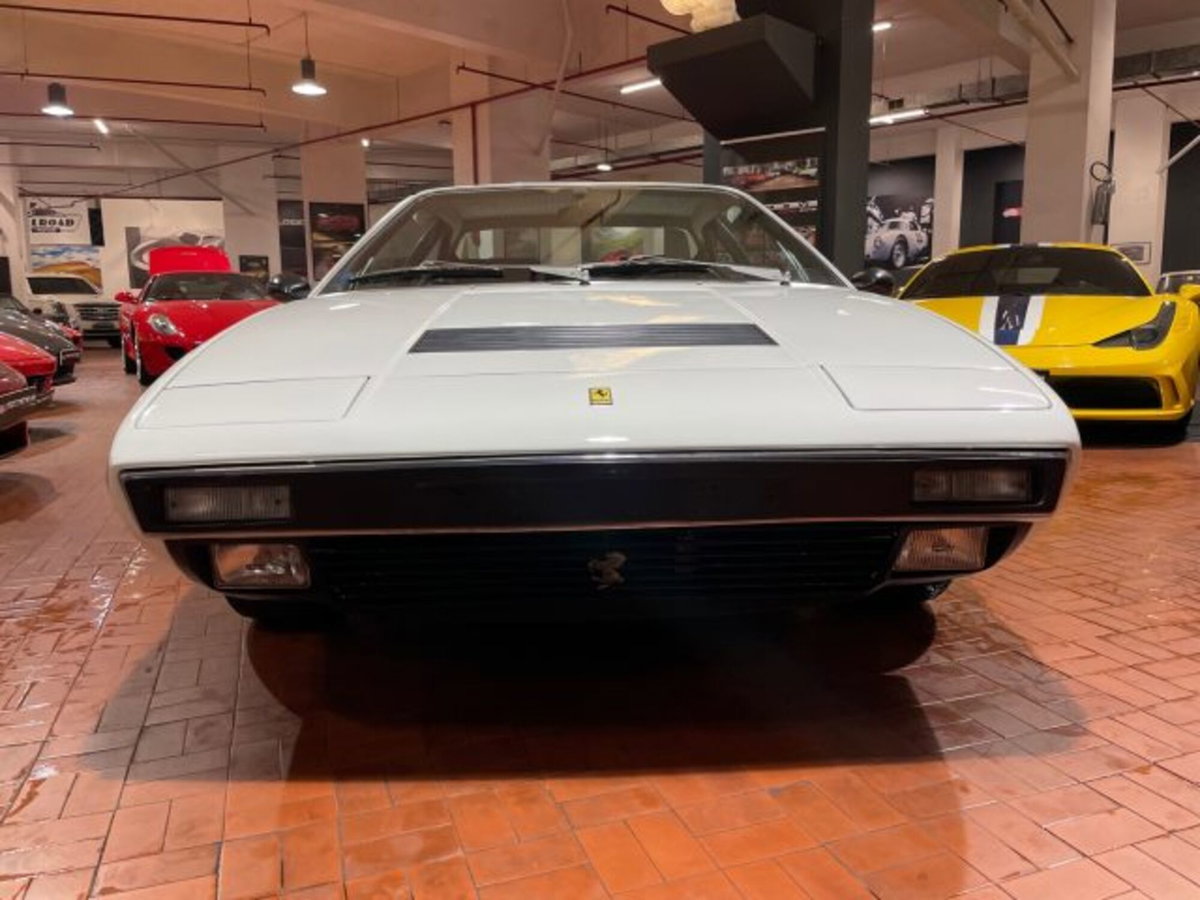 Ferrari Dino 308 GT/4 Coupé Dino 308 GT/4 (2)