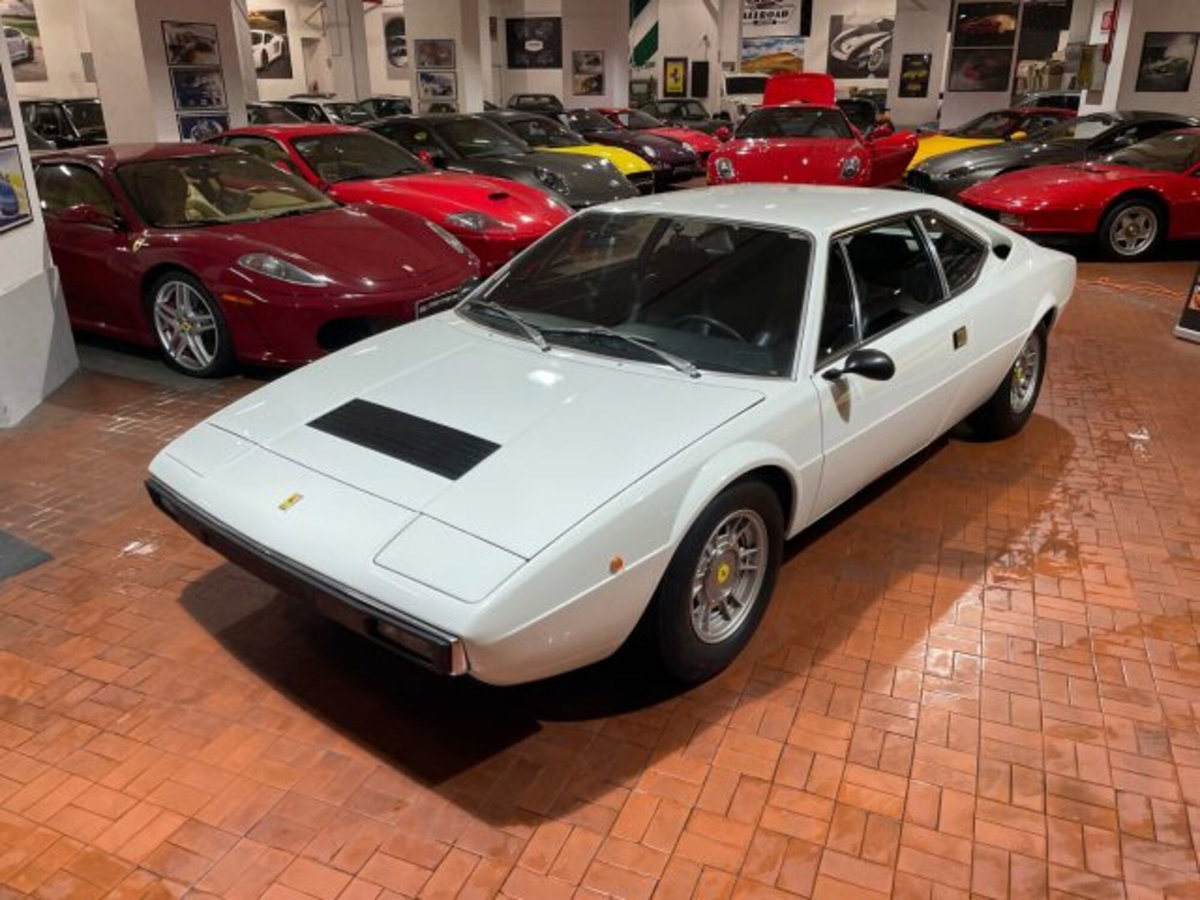Ferrari Dino 308 GT/4 Coupé Dino 308 GT/4 (3)