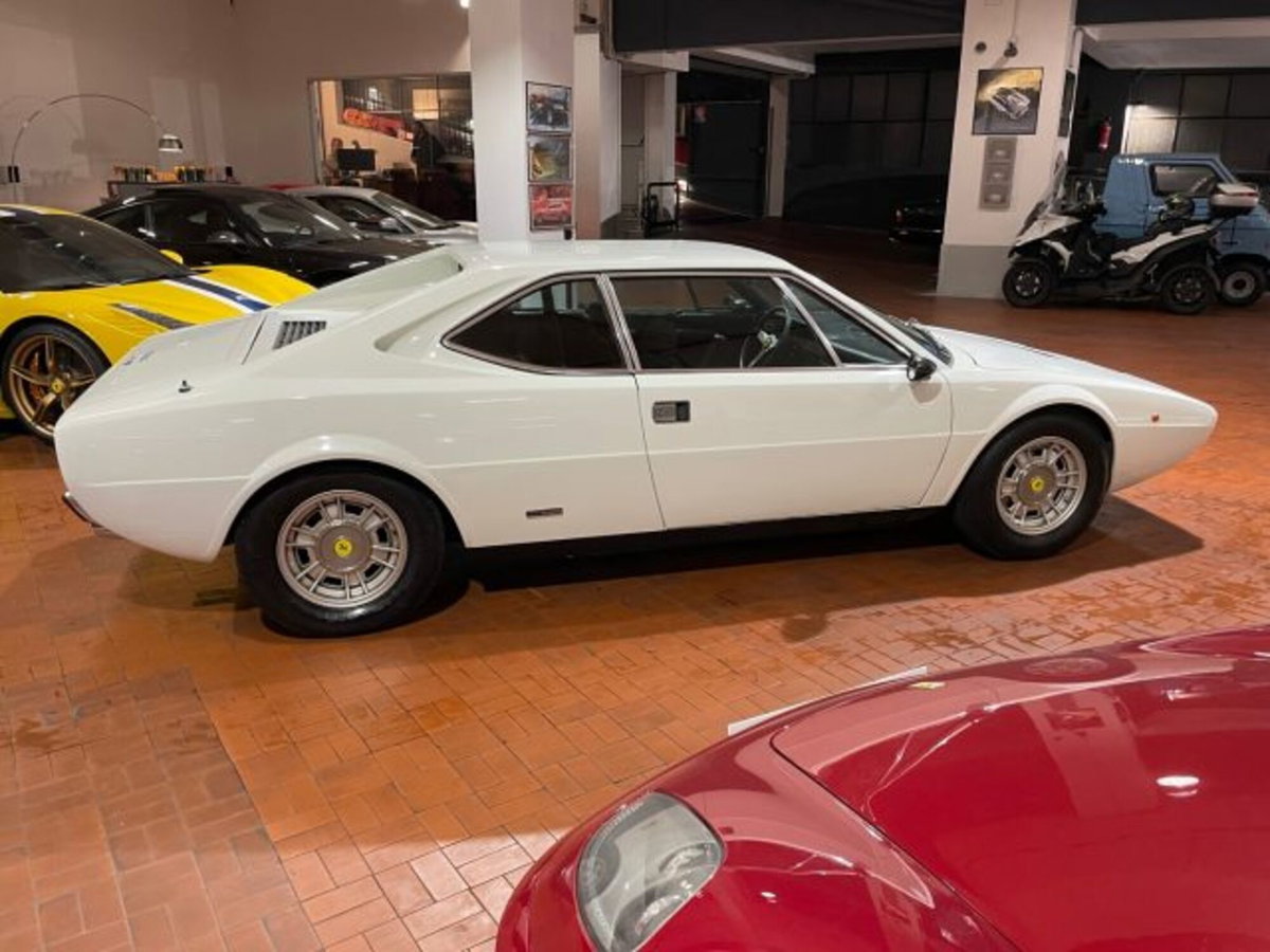 Ferrari Dino 308 GT/4 Coupé Dino 308 GT/4 (4)