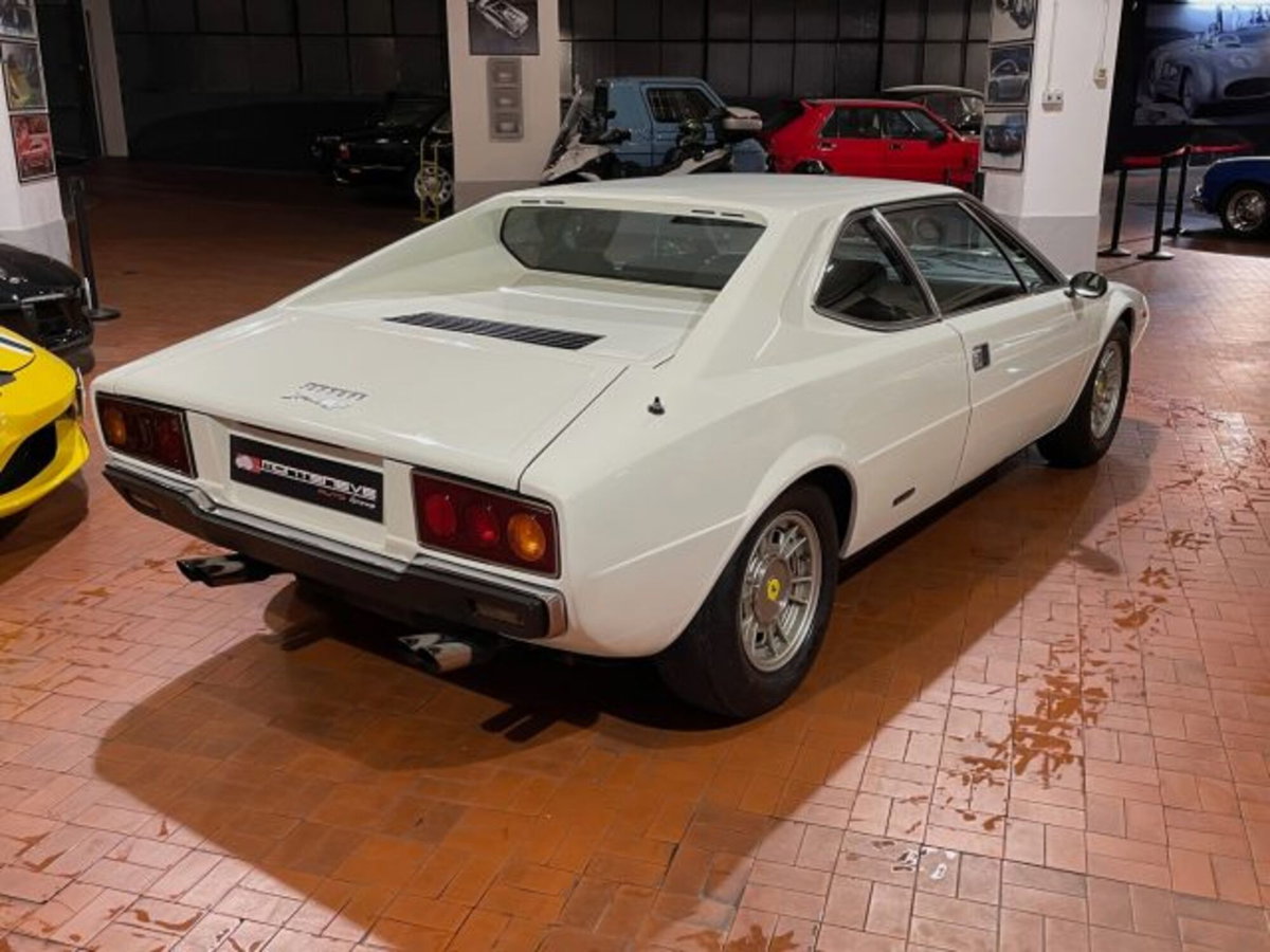 Ferrari Dino 308 GT/4 Coupé Dino 308 GT/4 (6)