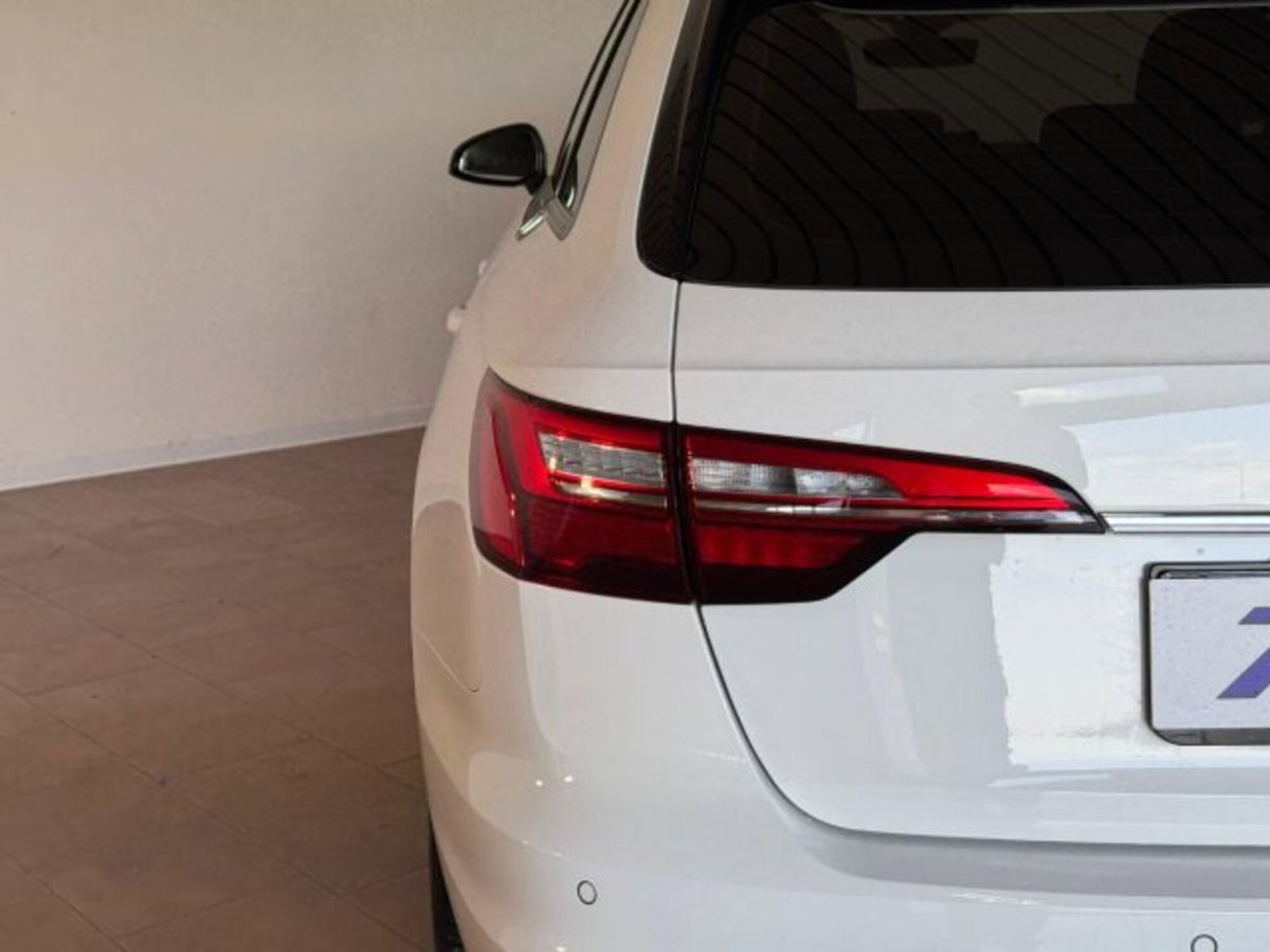 Audi A4 Avant 40 TDI quattro S tronic Business Advanced (14)
