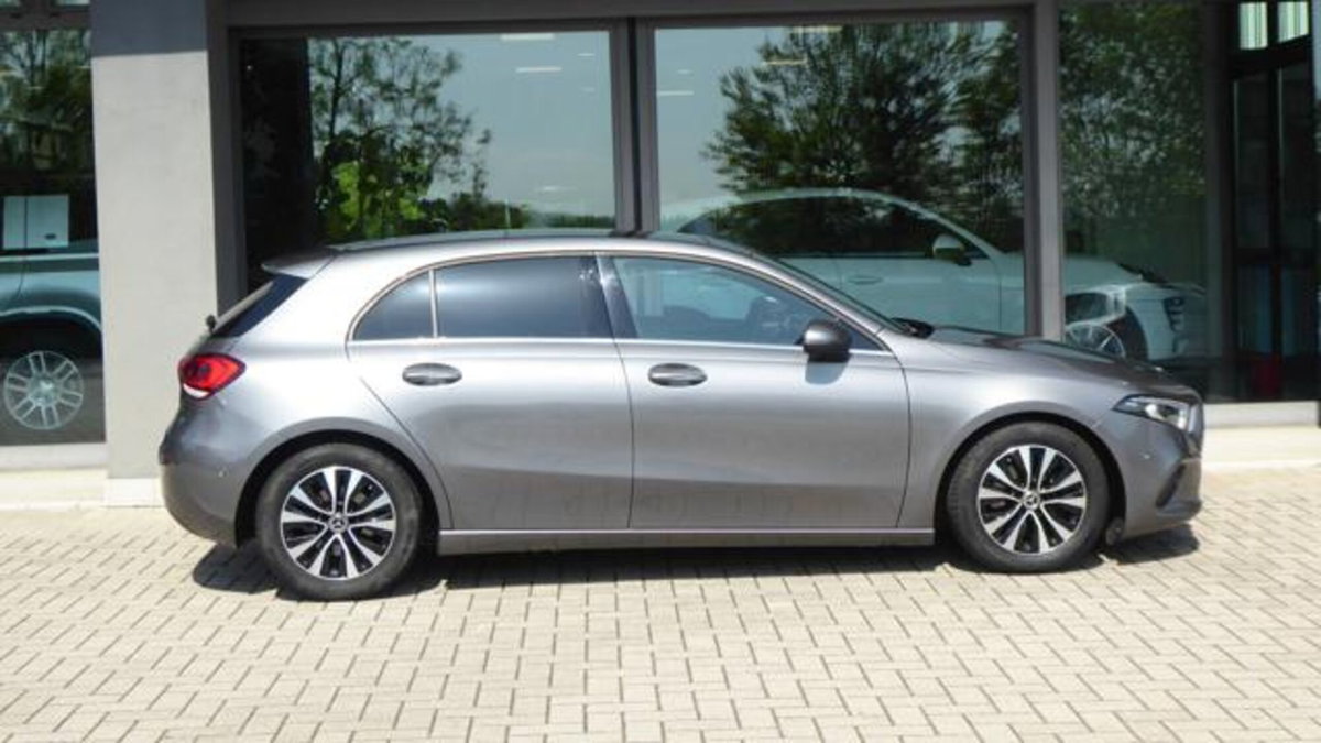 Mercedes-Benz Classe A Sedan 180 d Automatic 4p. Sport (4)