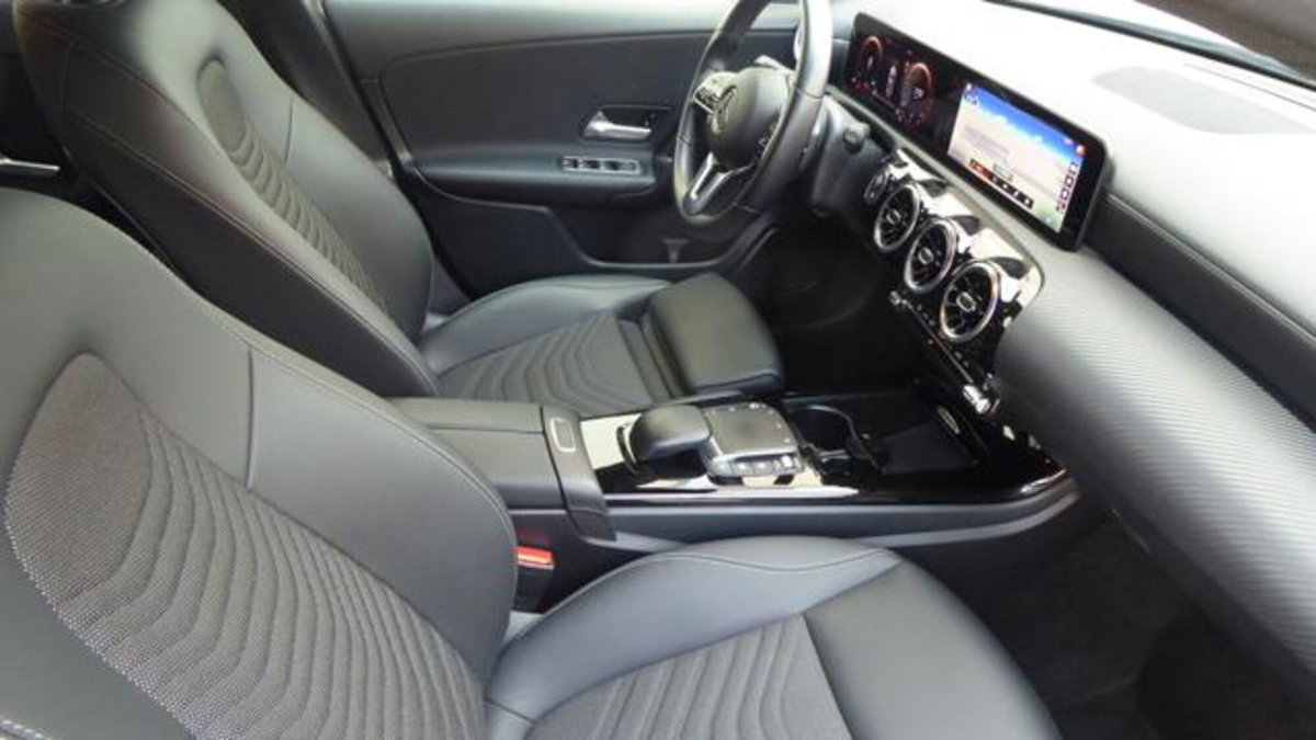 Mercedes-Benz Classe A Sedan 180 d Automatic 4p. Sport (8)