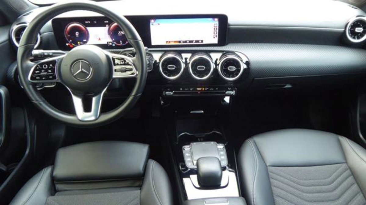 Mercedes-Benz Classe A Sedan 180 d Automatic 4p. Sport (9)