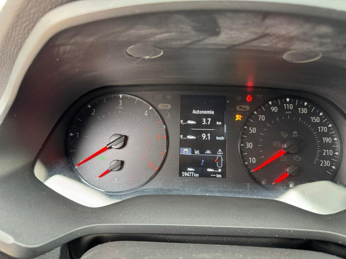 Renault Captur Blue dCi 95 CV Intens (13)