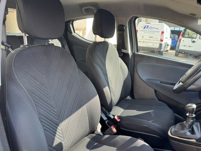 Lancia Ypsilon 1.0 FireFly 5 porte S&S Hybrid Alberta Ferretti (17)