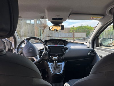 Lancia Ypsilon 1.0 FireFly 5 porte S&S Hybrid Alberta Ferretti (6)