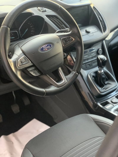 Ford Kuga 1.5 TDCI 120 CV S&S 2WD Titanium (12)