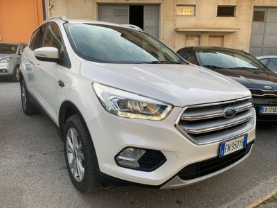 Ford Kuga 1.5 TDCI 120 CV S&S 2WD Titanium (2)