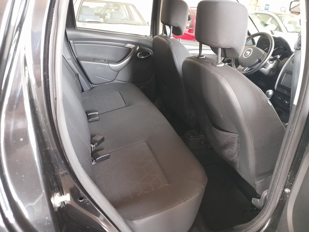 Dacia Duster 1.5 dCi 110CV 4x2 Lauréate (8)