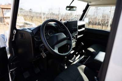Land Rover Defender 110 2.2 TD4 Station Wagon E N1 (20)