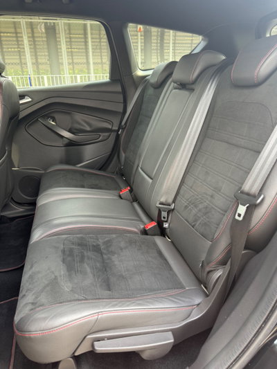 Ford Kuga 1.5 TDCI 120 CV S&S 2WD ST-Line (10)