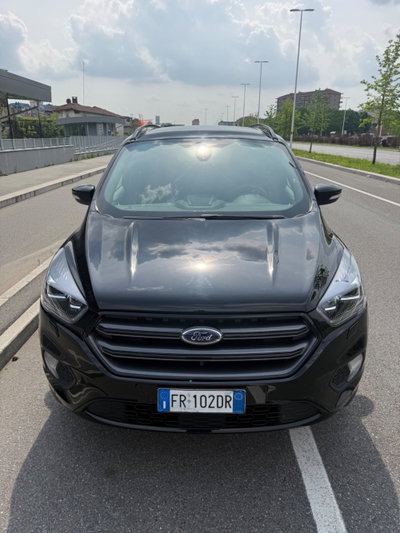 Ford Kuga 1.5 TDCI 120 CV S&S 2WD ST-Line (2)
