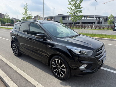 Ford Kuga 1.5 TDCI 120 CV S&S 2WD ST-Line (5)
