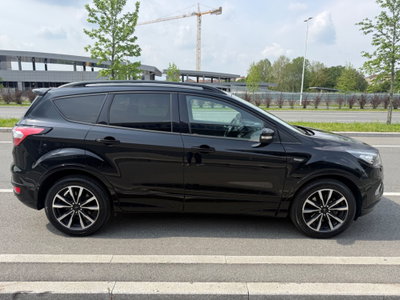 Ford Kuga 1.5 TDCI 120 CV S&S 2WD ST-Line (6)