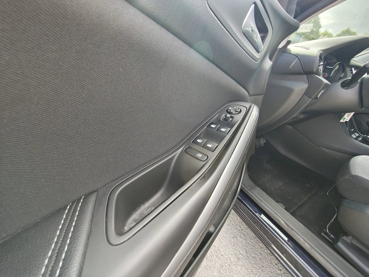 Opel Grandland X 1.5 diesel Ecotec Start&Stop Business (11)