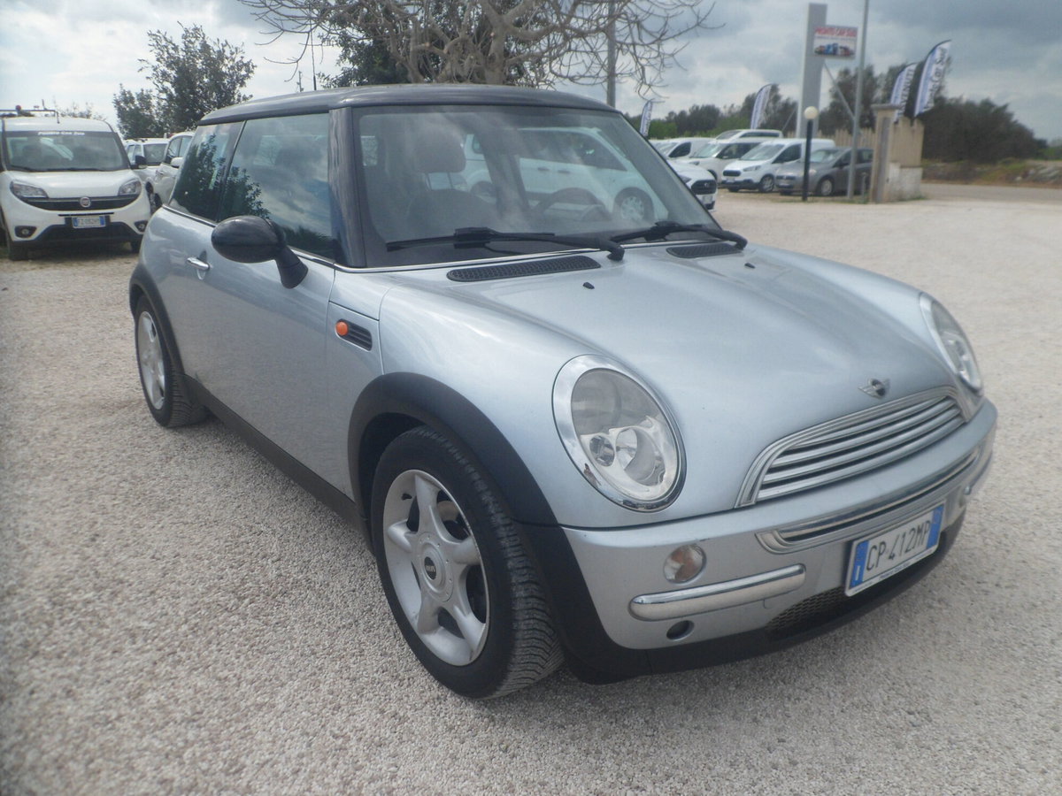 MINI Mini 1.6 16V Cooper (4)