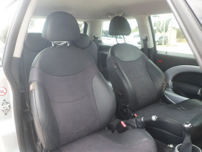 MINI Mini 1.6 16V Cooper (6)
