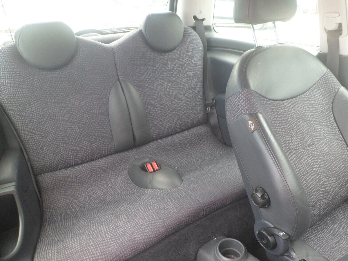 MINI Mini 1.6 16V Cooper (7)