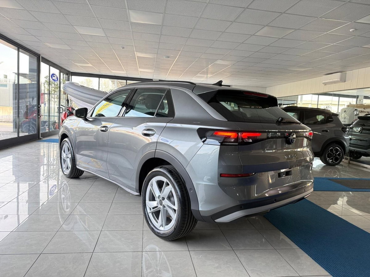 Volkswagen T-Roc 1.5 etsi Life 115cv dsg (4)