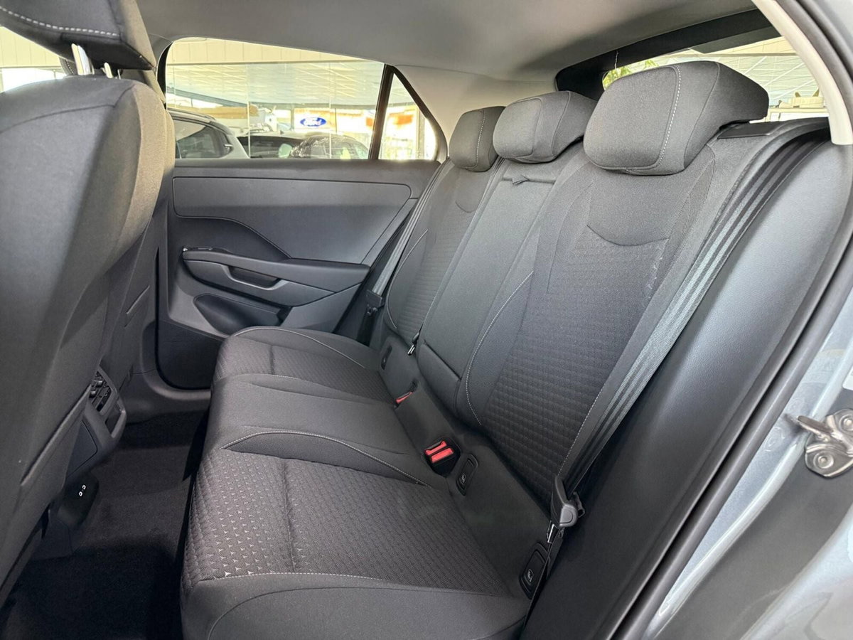 Volkswagen T-Roc 1.5 etsi Life 115cv dsg (6)