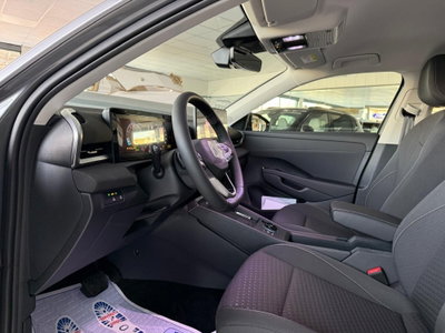 Volkswagen T-Roc 1.5 etsi Life 115cv dsg (9)