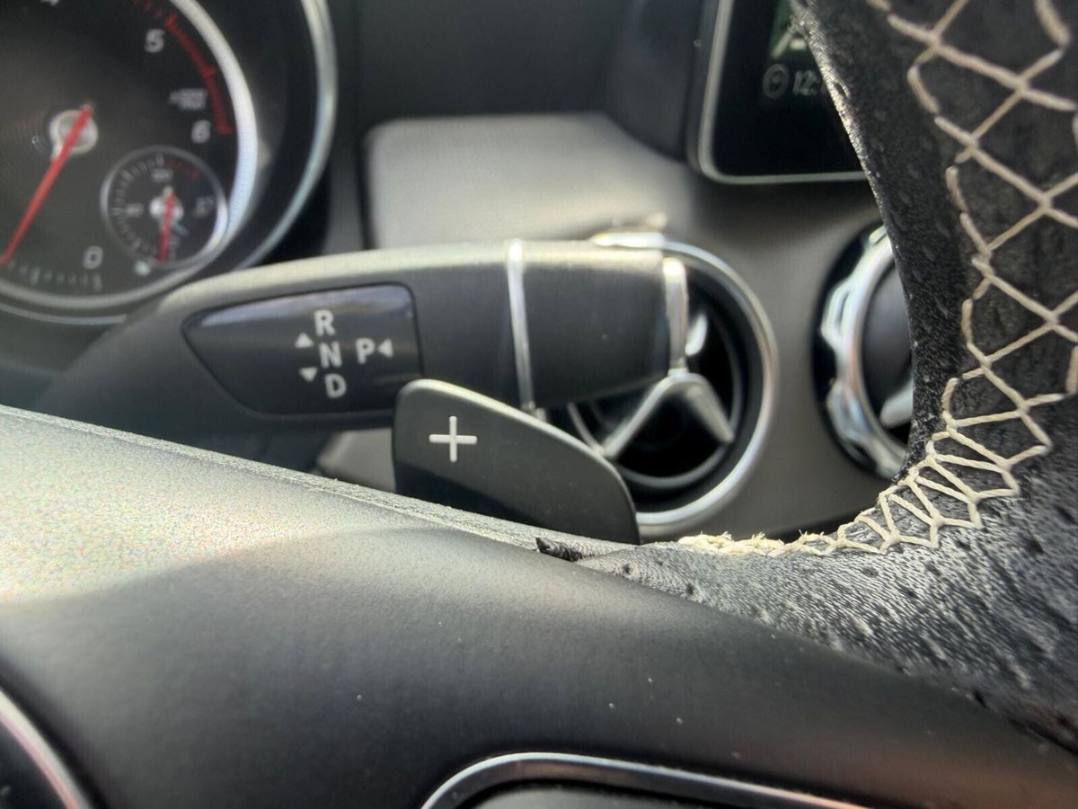 Mercedes-Benz GLA SUV 200 d Automatic Sport (18)