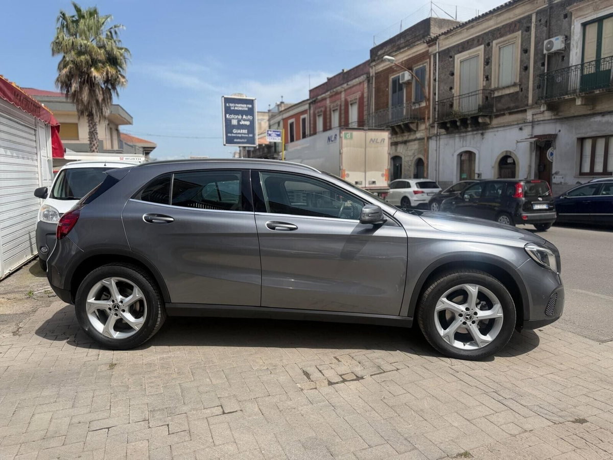 Mercedes-Benz GLA SUV 200 d Automatic Sport (4)