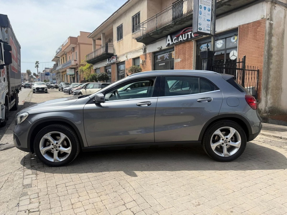 Mercedes-Benz GLA SUV 200 d Automatic Sport (8)