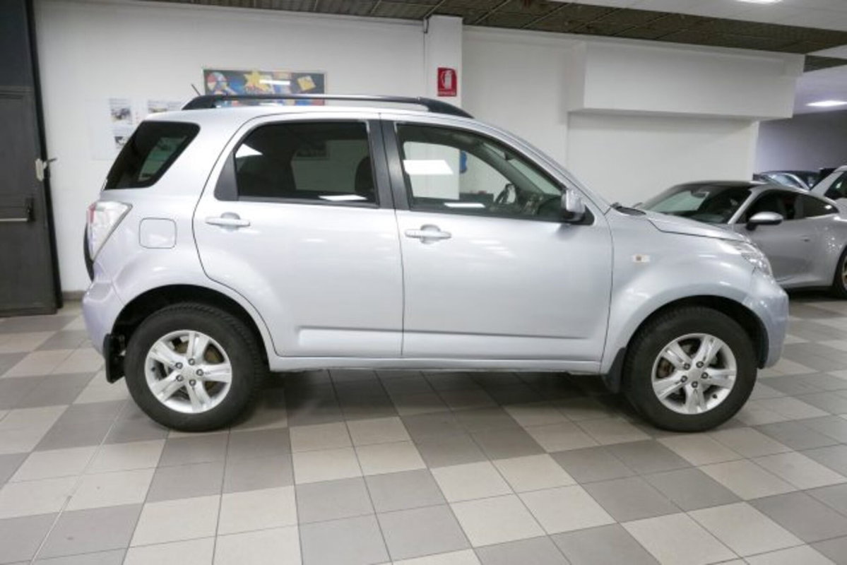 Daihatsu Terios 1.5 4WD Hiro Green Powered (3)