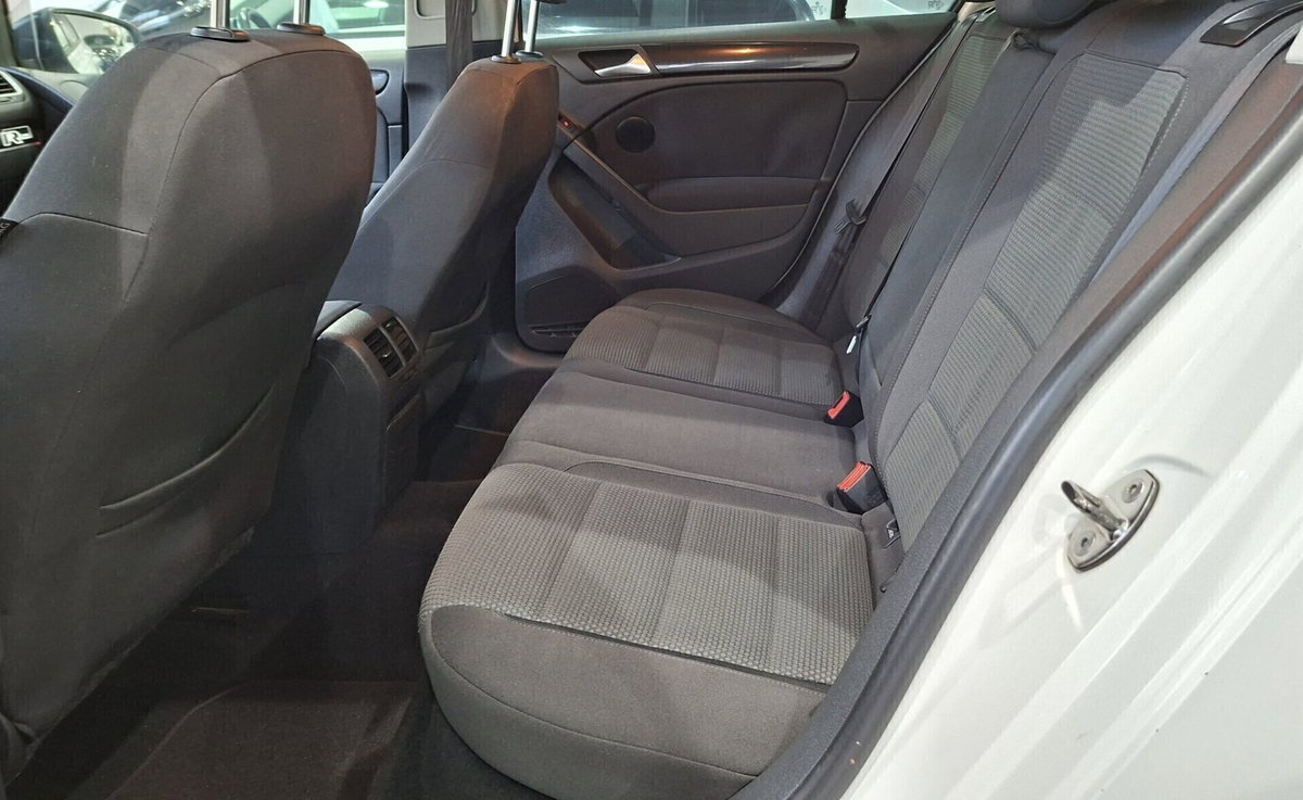 Volkswagen Golf 1.6 TDI 3p. Highline BlueMotion Technology (19)