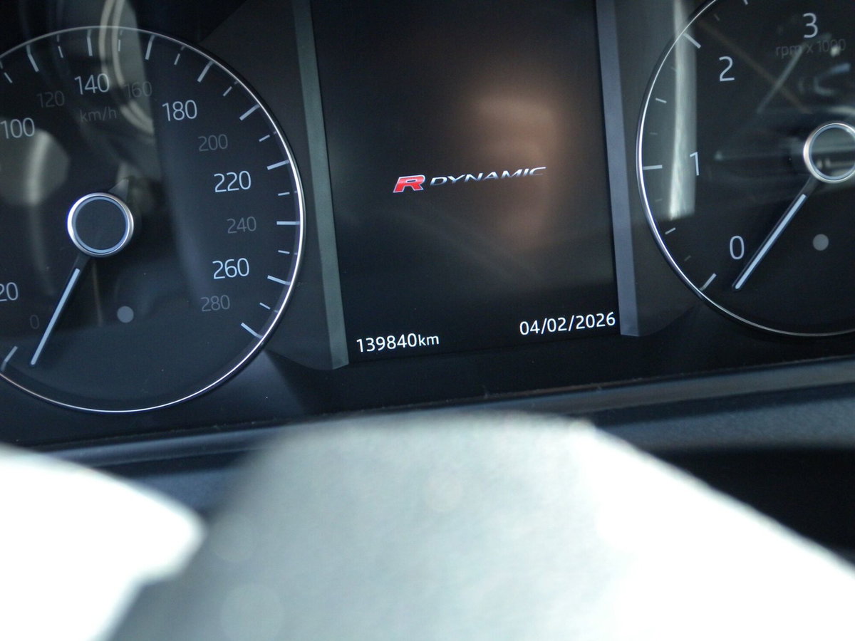 Land Rover Range Rover Velar 3.0 V6 SD6 300 CV R-Dynamic S (6)